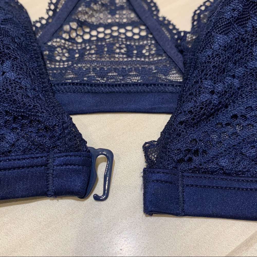 Navy Blue Lacey T Back Bra Tag Missing but is a Size Small - Picture 5 of 7